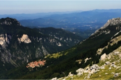 880. Alpi Apuane -La-valle-di-Vinca