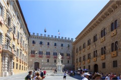  Armi e  armature al palio di Siena A.D. 2015