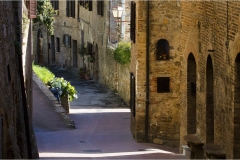 331 - San Gimignano -Per le strade