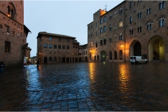122- Volterra-Sotto la pioggia.